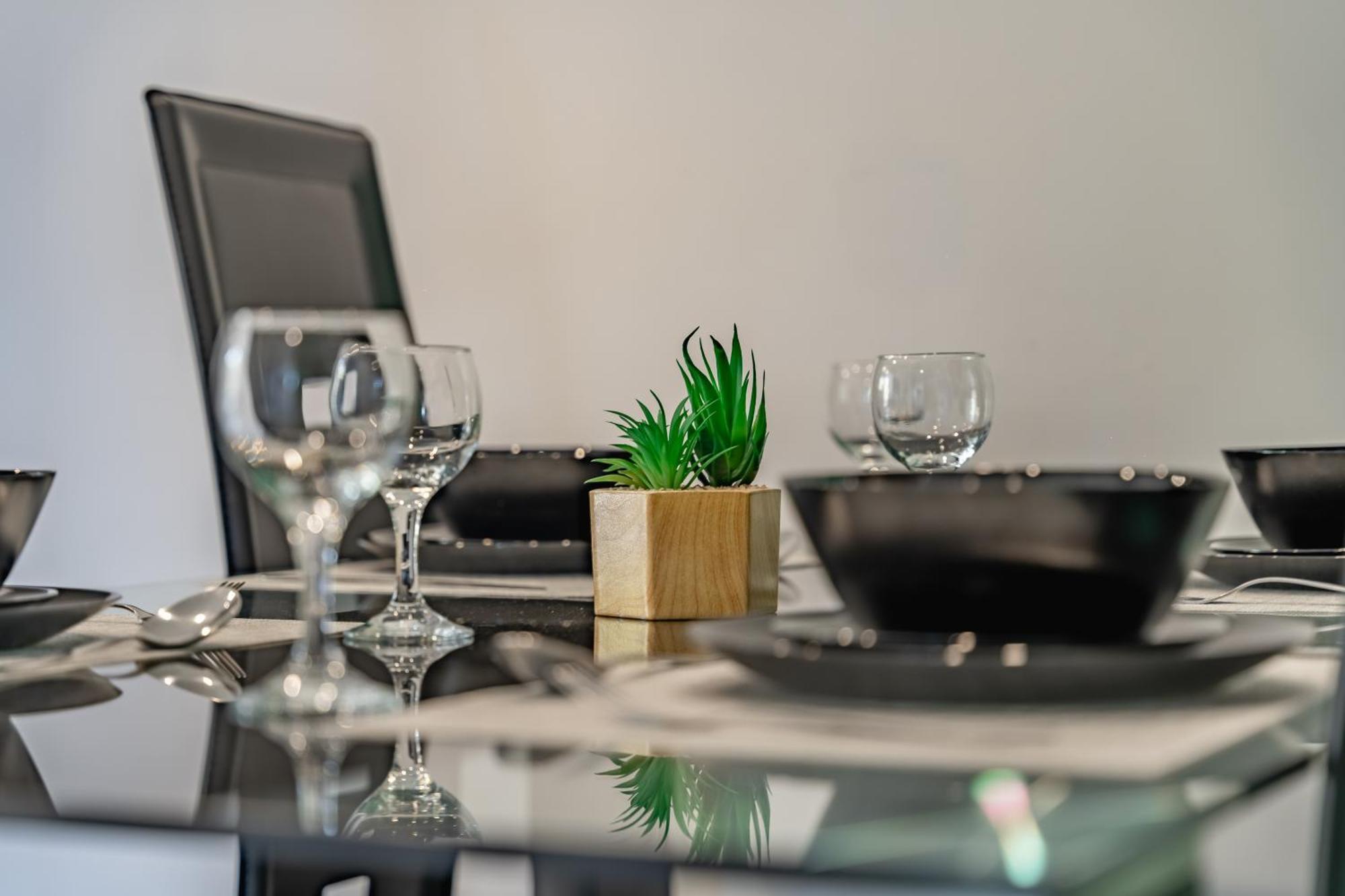 Sant Central Deluxe Apartments Ayia Napa Exteriör bild