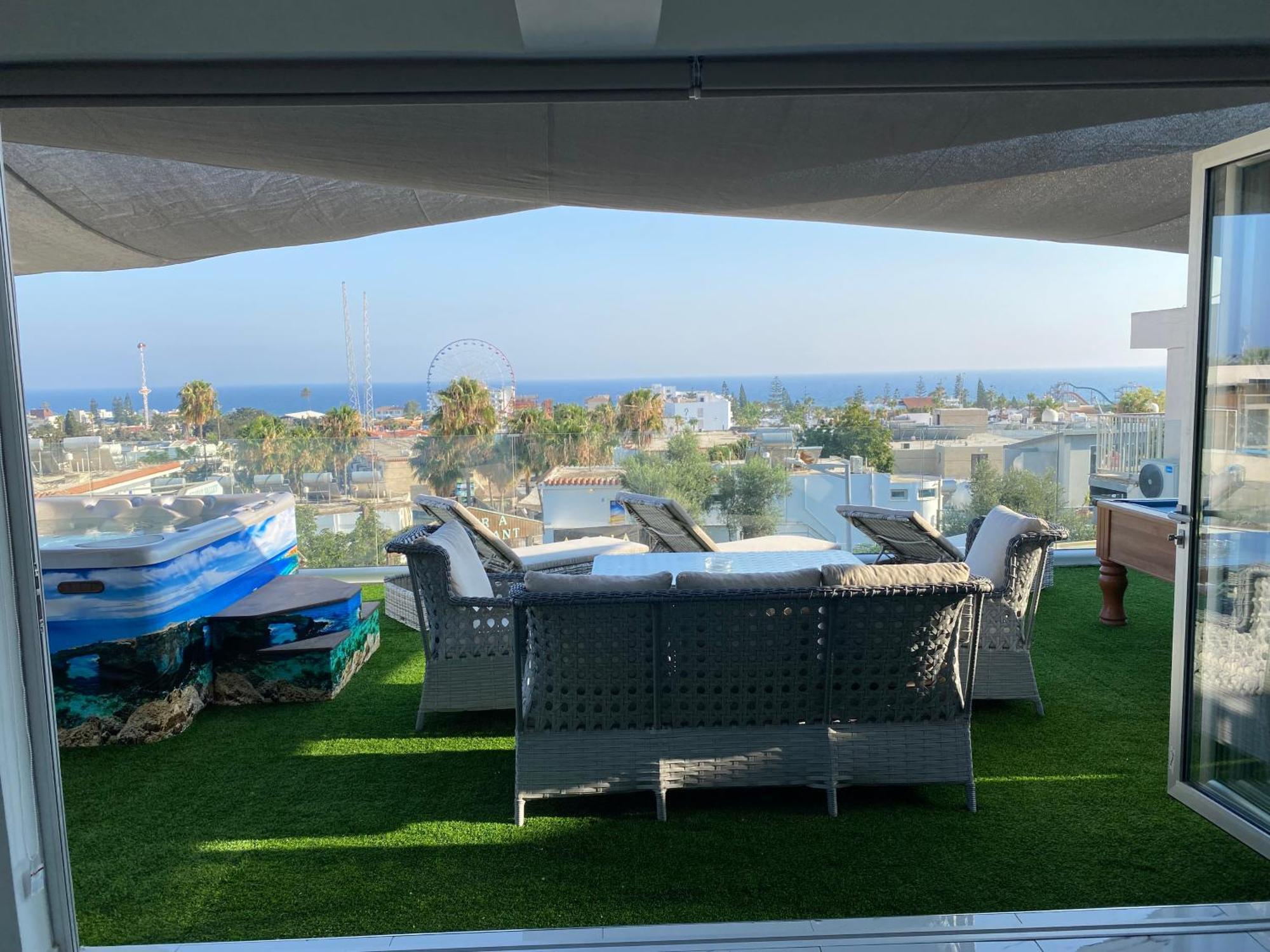 Sant Central Deluxe Apartments Ayia Napa Exteriör bild