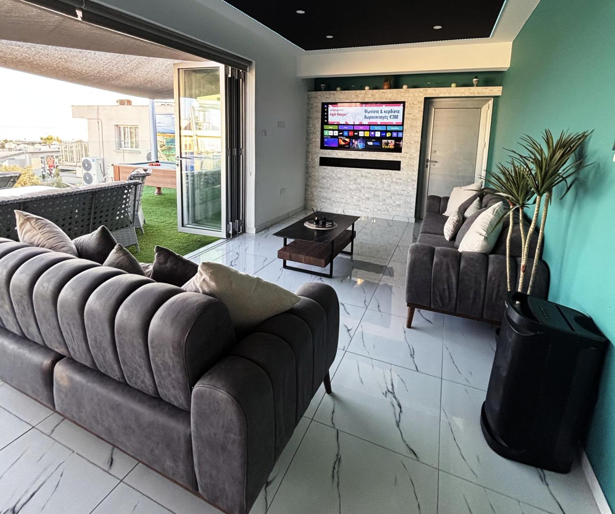 Sant Central Deluxe Apartments Ayia Napa Exteriör bild